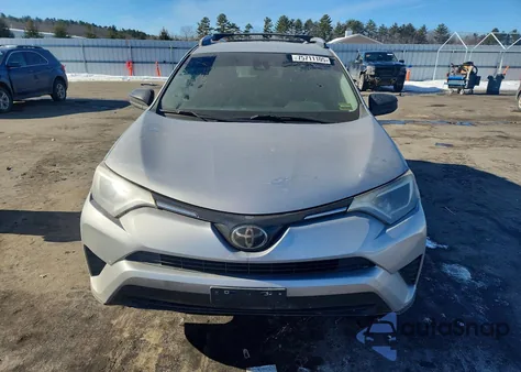 2017 Toyota Rav4 Le z USA, uszkodzony, nr VIN 2T3BFREV8HW625737